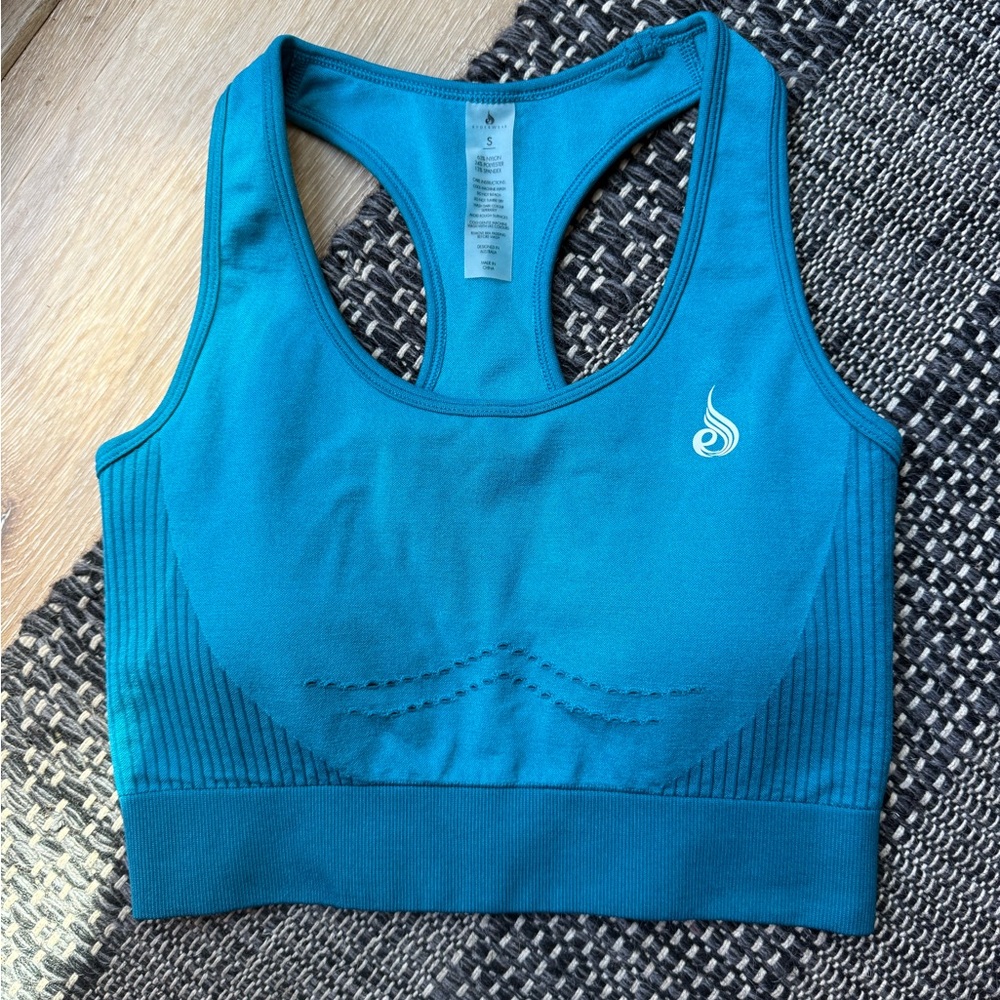 RYDERWEAR ELECTRA SEAMLESS CROP TOP
ELECTRIC BLUE